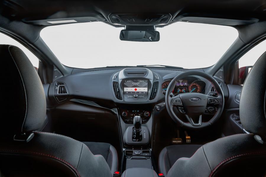 Торпедо Ford Kuga ST-Line 2018 года  (ZA) (фото 30 из 35)